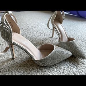 *NEVER WORN* De Blossum (wedding shoes) Alva WHITE